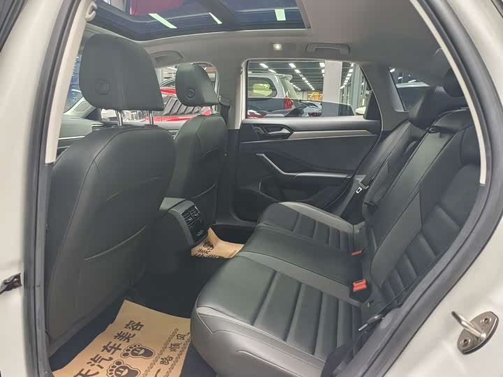 Фото 7 - Volkswagen Sagitar L