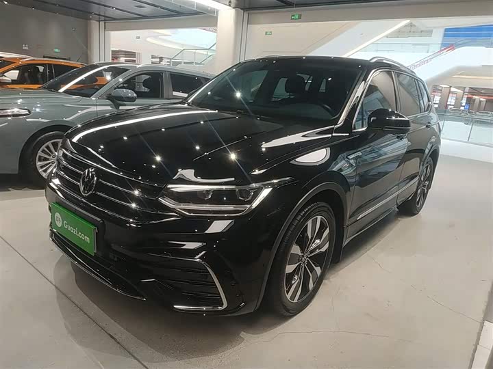 Фото 2 - Volkswagen Tiguan L Pro
