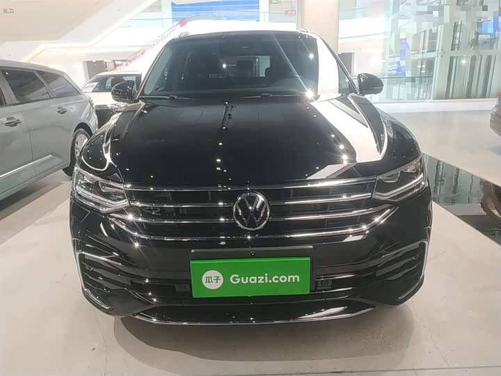 Фото 3 - Volkswagen Tiguan L Pro