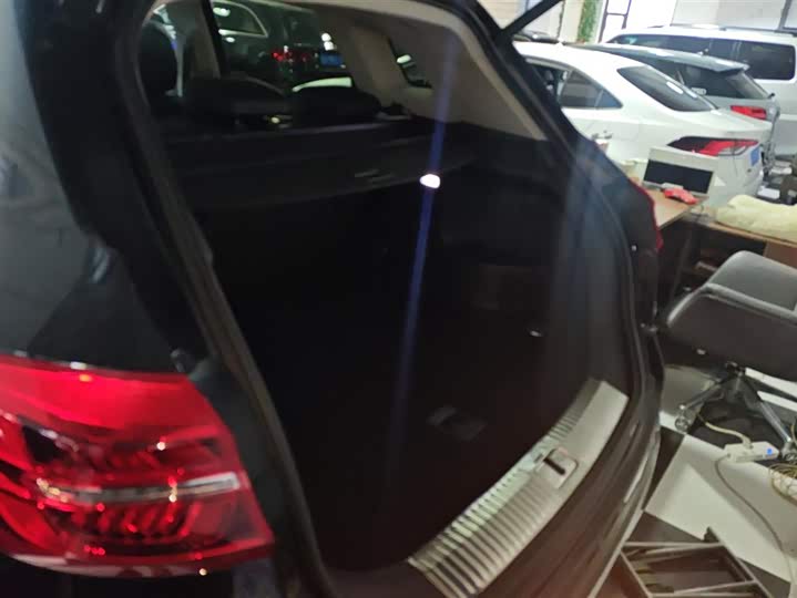 Фото 4 - Hongqi HS5