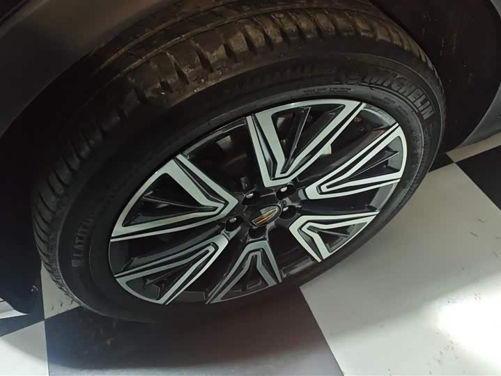 Фото 6 - Hongqi HS5