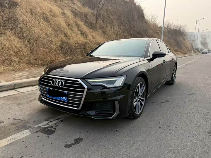 Фото 1 - Audi A6L