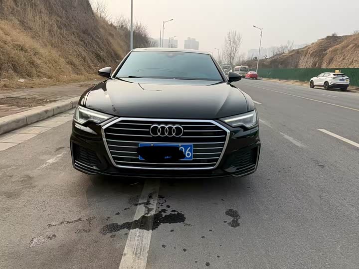 Фото 3 - Audi A6L
