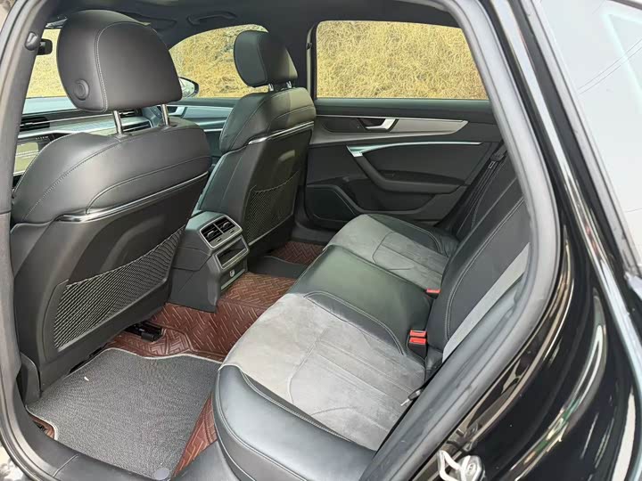 Фото 5 - Audi A6L