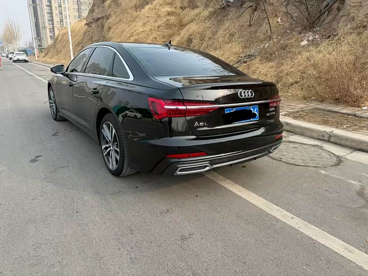 Фото 8 - Audi A6L