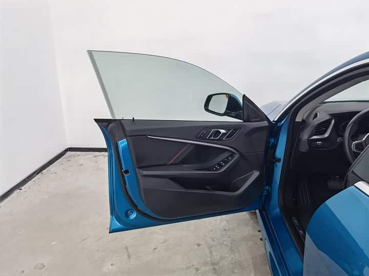 Фото 8 - BMW 2 Series