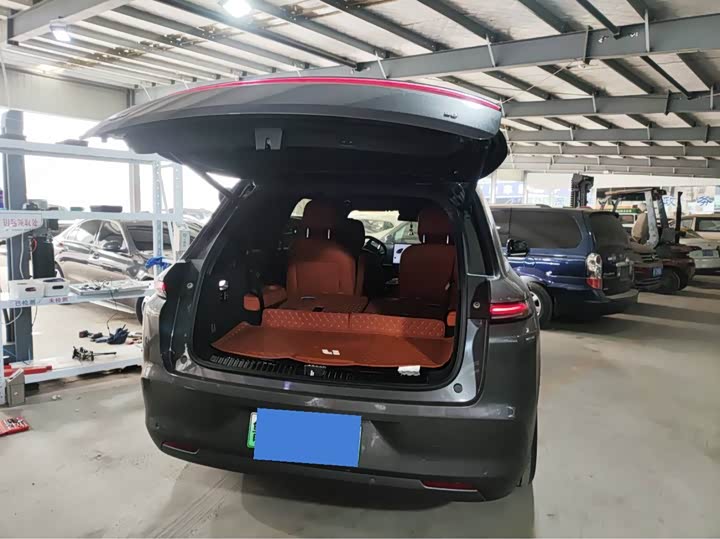 Фото 7 - LiXiang L8