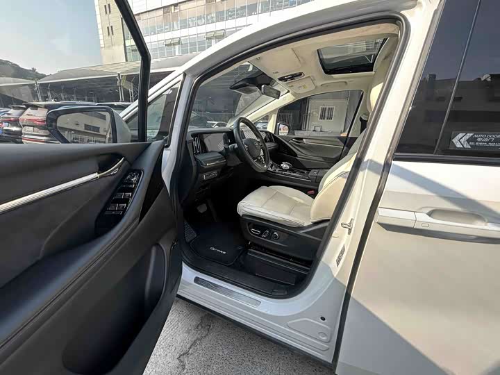 Фото 9 - GAC Trumpchi E9