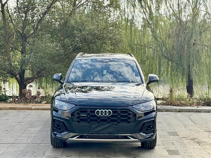 Фото 2 - Audi Q5L