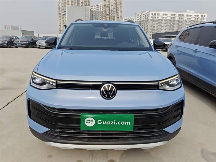 Фото 3 - Volkswagen Tharu