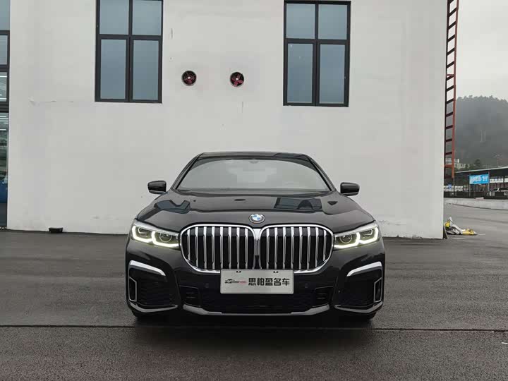 Фото 2 - BMW 7 Series