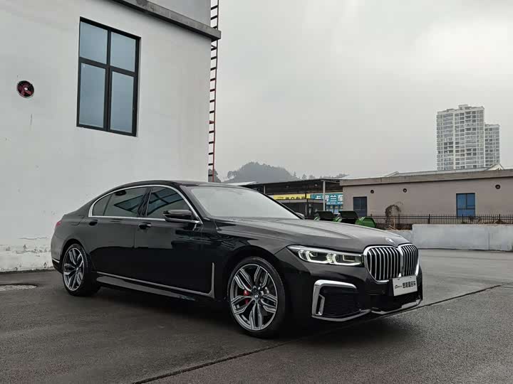 Фото 3 - BMW 7 Series
