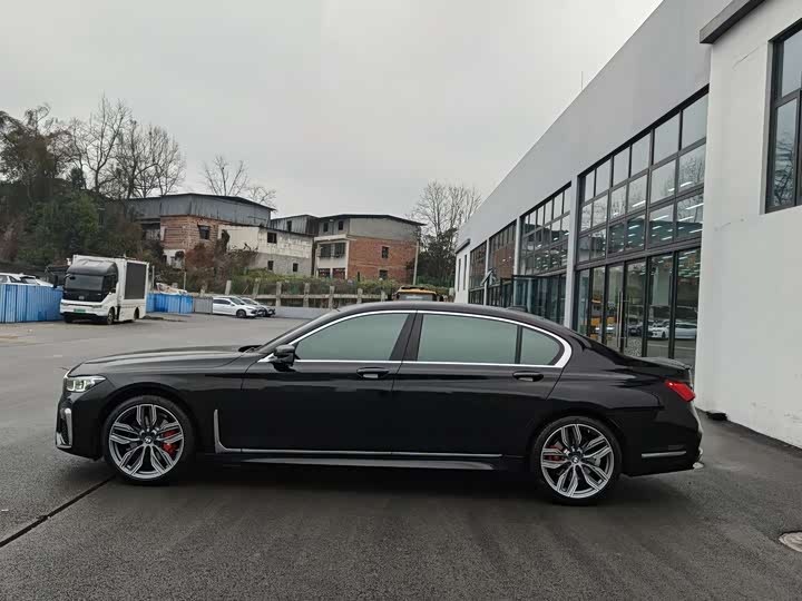 Фото 4 - BMW 7 Series