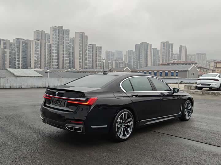 Фото 6 - BMW 7 Series