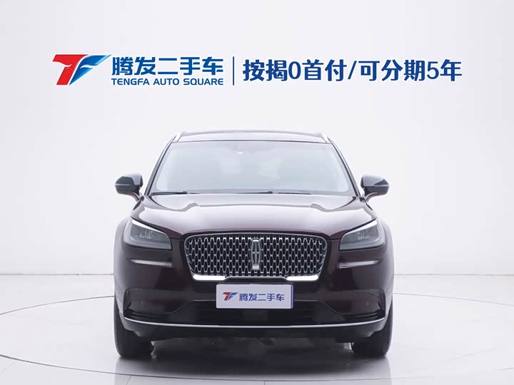 Фото 2 - Lincoln Corsair