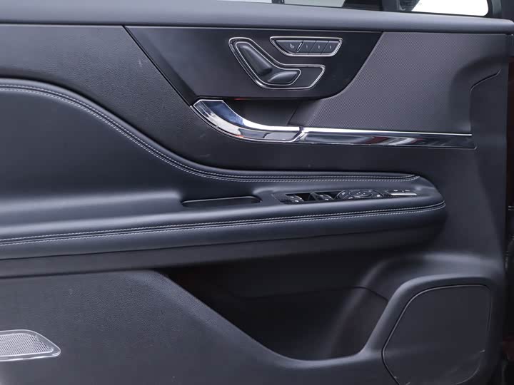 Фото 6 - Lincoln Corsair