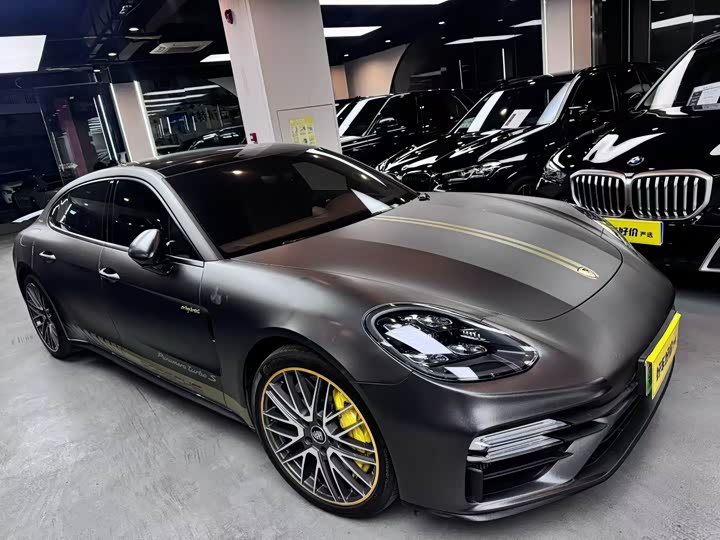 Фото 2 - Porsche Panamera Hybrid