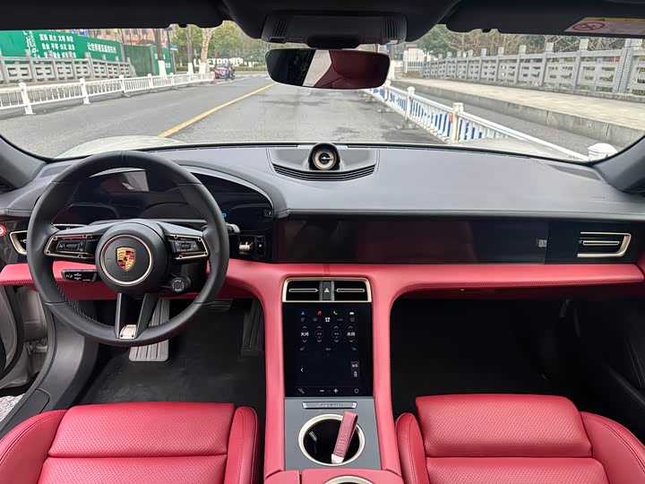 Фото 8 - Porsche Taycan