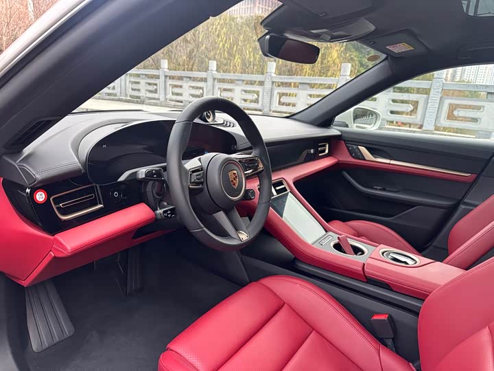 Фото 9 - Porsche Taycan