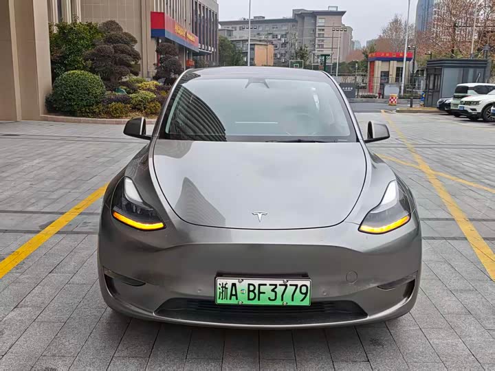 Фото 2 - Tesla Model Y
