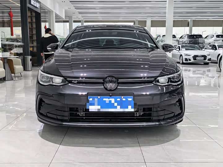 Фото 2 - Volkswagen Golf