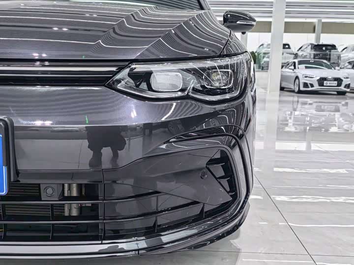 Фото 4 - Volkswagen Golf