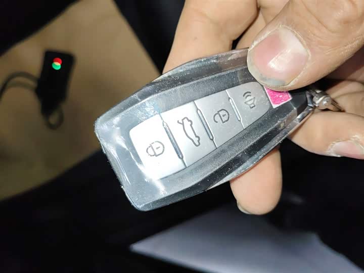 Фото 9 - Geely Emgrand