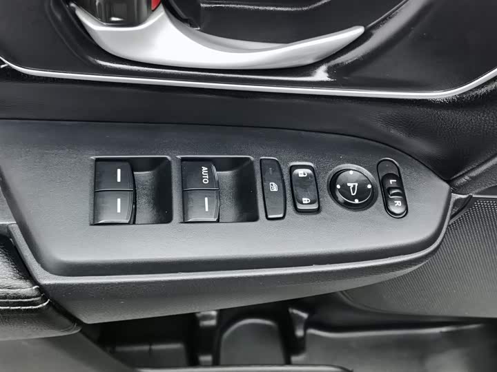 Фото 9 - Honda CR-V