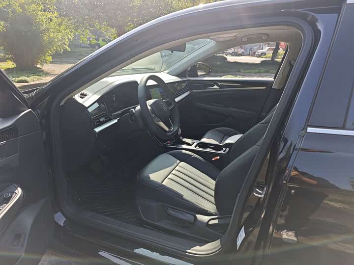 Фото 4 - Volkswagen Passat