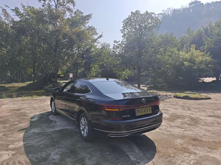 Фото 9 - Volkswagen Passat