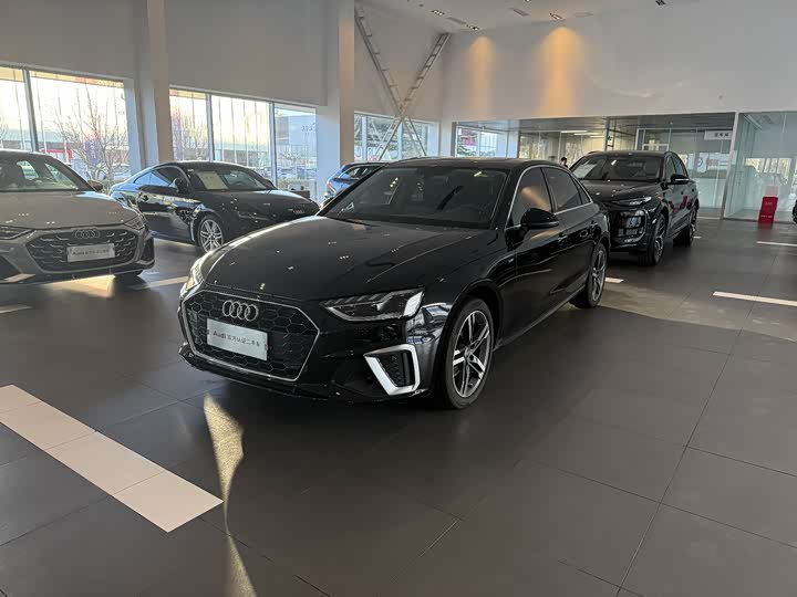 Фото 1 - Audi A4L