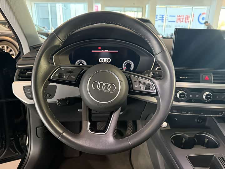 Фото 7 - Audi A4L