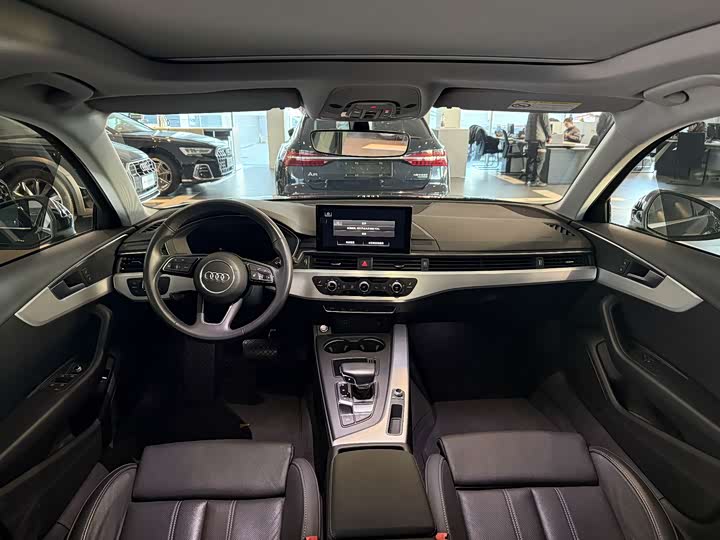 Фото 8 - Audi A4L