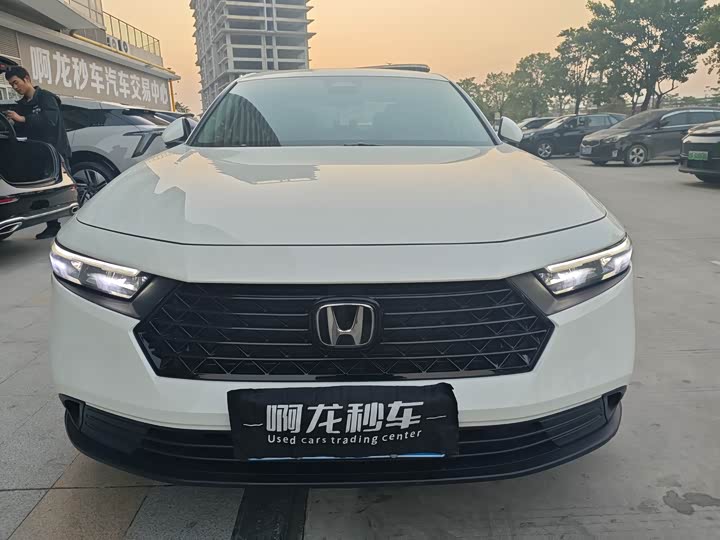 Фото 2 - Honda Accord