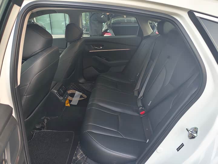 Фото 6 - Honda Accord