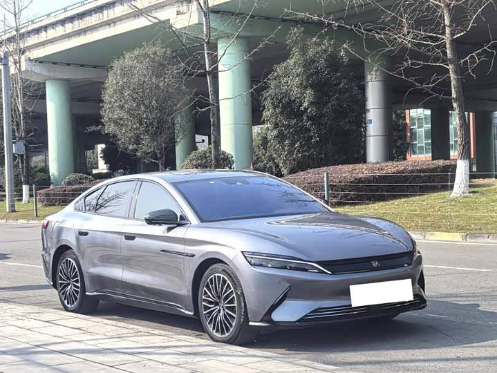 Фото 3 - BYD Han