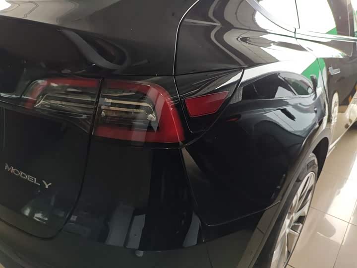 Фото 8 - Tesla Model Y