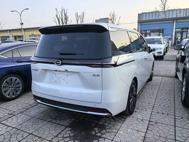 Фото 3 - GAC Trumpchi E8