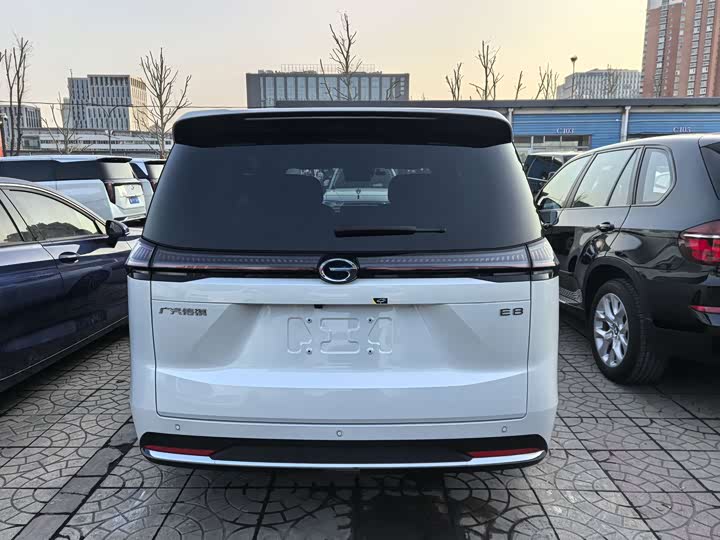 Фото 4 - GAC Trumpchi E8