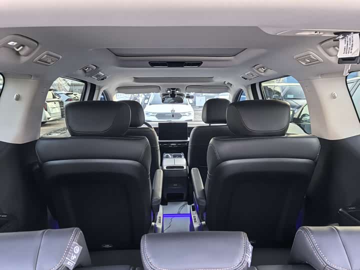 Фото 7 - GAC Trumpchi E8