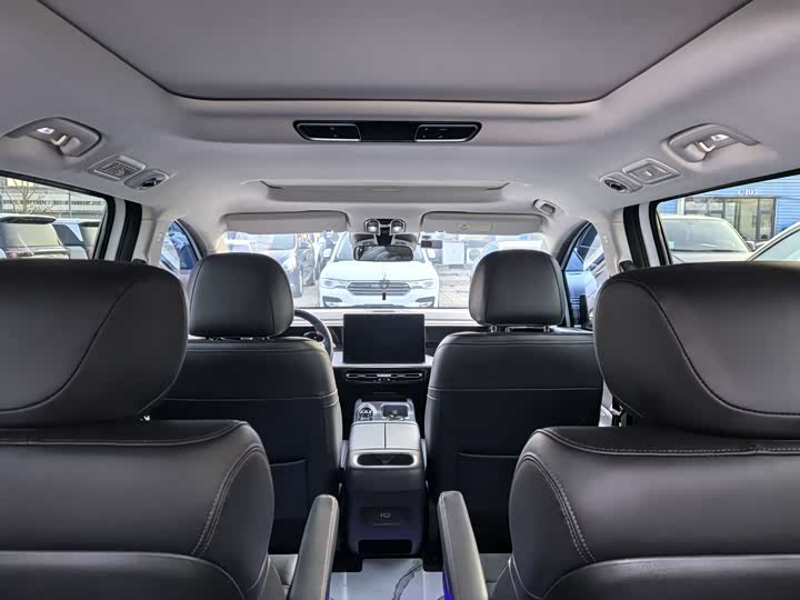 Фото 8 - GAC Trumpchi E8