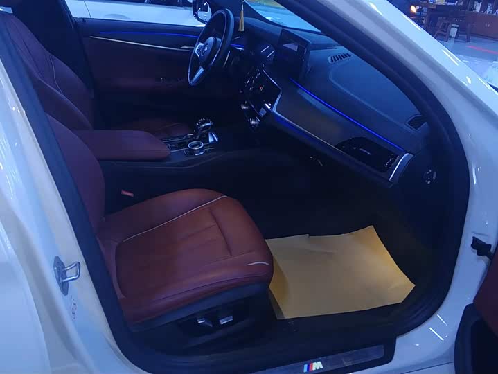 Фото 8 - BMW 5 Series