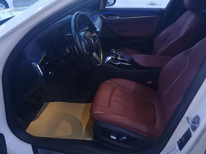 Фото 9 - BMW 5 Series