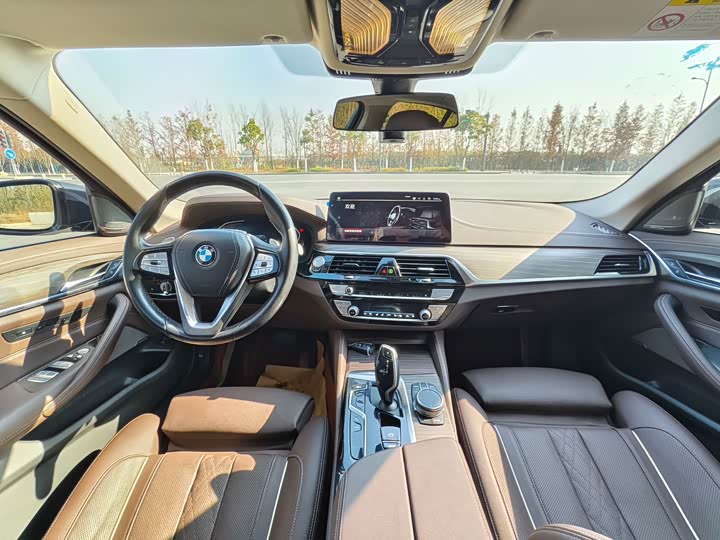 Фото 5 - BMW 5 Series