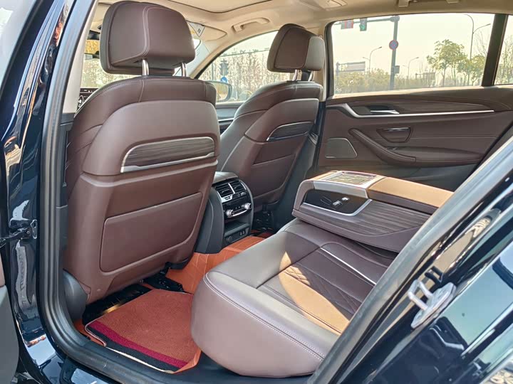 Фото 6 - BMW 5 Series