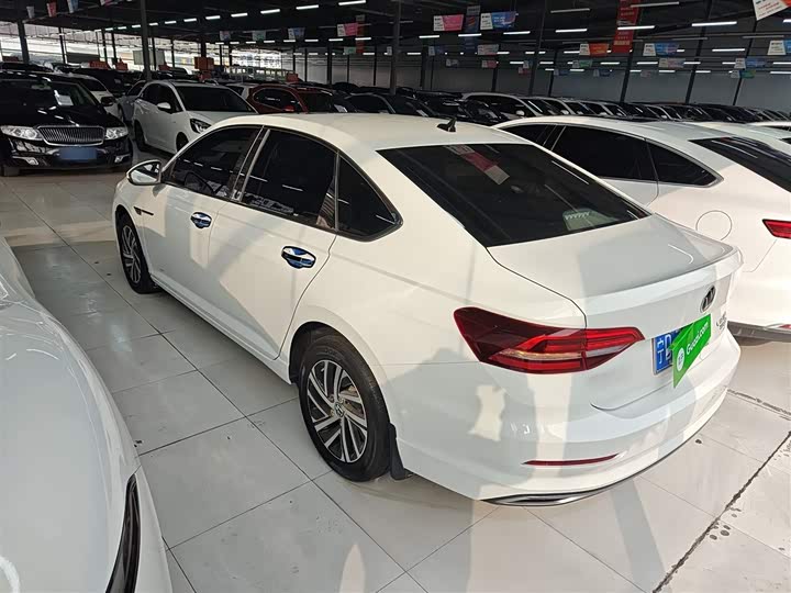 Фото 5 - Volkswagen Lavida