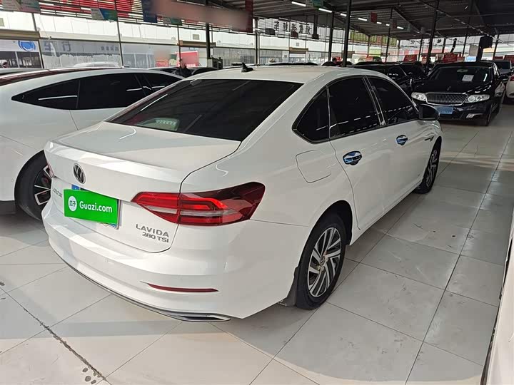 Фото 7 - Volkswagen Lavida