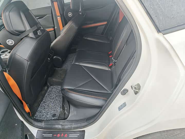 Фото 5 - Changan UNI-V