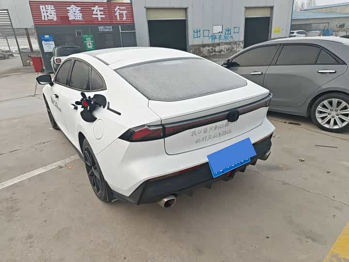 Фото 9 - Changan UNI-V