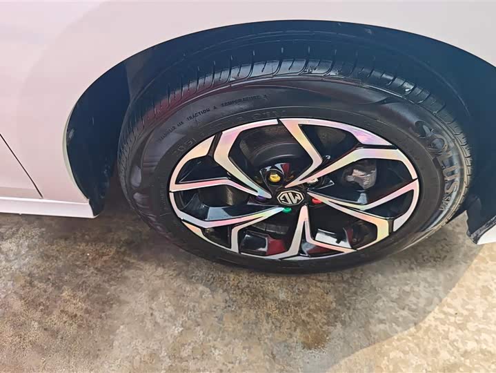 Фото 6 - MG Motor 5